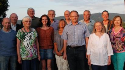 Bild: Portner
Lockere Runde mit Lehrerin Jitka Walterová (Fünfte von links). In der Sommerpause trafen sich die Fortgeschrittenen zu einer „Lerneinheit“ im Landgasthof in Lind.