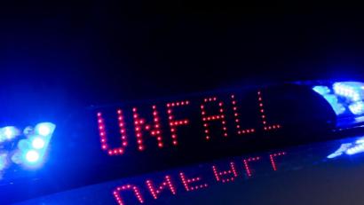 Bild: Monika Skolimowska/ZB/dpa
Aquaplaning-Unfall auf der A 6 bei Amberg: Hier war eine Audi-Fahrerin laut Polizei zu schnell unterwegs.