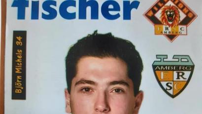 Bild: tk
Noch heute ist Björn Michels darauf stolz. Als er im Jahr 2000 zum ERSC Amberg wechselte, gab’s auch für ihn eigene Autogrammkarten.
