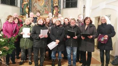 Bild: njn
Der Projektchor der evangelischen Kirchengemeinden am Steinwald sind unter anderem beim Kirchenkonzert in der Martin-Luther-Kirche.