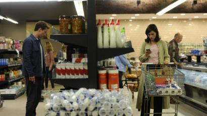 Bild: Bild: Anne Wilk/Sony Pictures/dpa
In der Bestseller-Verfilmung "Gut gegen Nordwind" entspinnt sich zwischen Leo Leike (Alexander Fehling) und Emma Rothner (Nora Tschirner) ein intimer Online-Dialog.