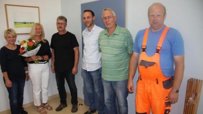 Bild: wro
Neue Mitarbeiter wurden vorgestellt, langjährige verabschiedet. Im Bild – von links: Marie Höcht, Carmen Höfer, Bürgermeister Wolfgang Braun, Florian Heindl, Ernst Tippmann und Rainer Kellner, der sich als Fachkraft für Wasserversorgung ausbilden ließ.
