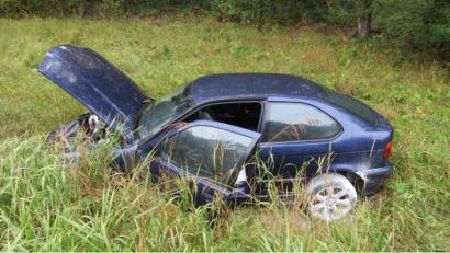 Bild: Polizeiinspektion Sulzbach-Rosenberg
Ende eines Ausweichmanövers: Der Fahrer des BMW hat versucht, einem Unbekannten auszuweichen, der riskant überholt hat.