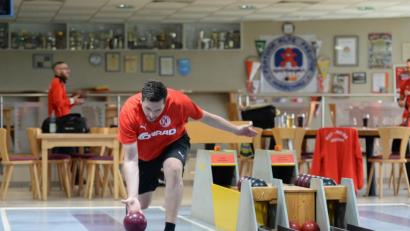 Bild: Andreas Brückmann
Mit dem Nachbarduell gegen FEB Amberg beginnt für die Kegler von Rot-Weiss Hirschau (im Bild Bastian Baumer) am Samstag das „Abenteuer 1. Bundesliga“.