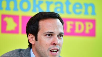 Bild: Matthias Merz/dpa
Martin Hagen, bayerischer FDP- Fraktionsvorsitzender, bei einer Pressekonferenz in Bamberg.