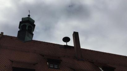 Bild: Unger, Heike
Der Probealarm am Donnerstag in Hirschau (Bild) und Königstein war nicht der übliche, der einmal im Monat läuft: Diesmal ging es um einen Warnton, der im Katastrophenfall zu hören ist und die Bevölkerung aufmerksam machen soll, das Radio einzuschalten.