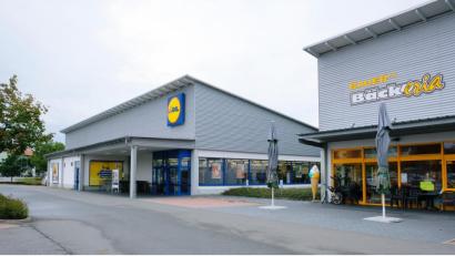 Bild: do
Der Lebensmitteldiscounter Lidl beabsichtigt, seine Verkaufsflächen in der Bahnhofstraße um 205 Quadratmeter zu erweitern. Betroffen ist auch die Backstation. Sie wird mit einem neuen Pavillon aufgewertet.