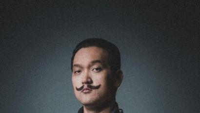 Bild: Theater Hof/ Alexander Frydrych 
Die Theaterbesucher dürfen sich nicht nur auf Solisten und Chor des Theaters sowie die Hofer Symphoniker freuen, sondern auch auf die Ballett-Compagnie. Tenor Minseok Kim als „Orpheus“, ist gefesselt von der Liebe.