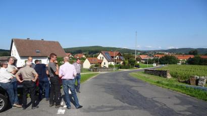 Bild: hm
Straßensanierungen beschäftigen den Bauausschuss - im Bild die Ortsstraße in Iffelsdorf