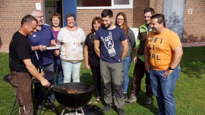 Bild: bkr
Ein saftiges Steak hatte jeder verdient (von links): Kai Wolf, Jürgen Jaschke, Anette Wagner, Anke Müller, Gabi Bäumler, Andreas Bauer, Sabrina Stich, Gabriel Scherm und Thomas Kaufmann.