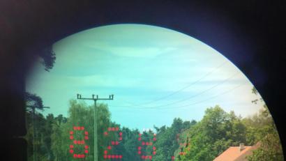 Bild: Götz
Beamte sahen am Donnerstag in der Nähe der Oder-Kreuzung ganz genau hin, wie schnell die Lastwagenfahrer unterwegs waren und ob die Ladung richtig gesichert war.