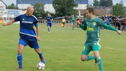 Bild: gb
Marco Kießling (rechts), mit zwölf Treffern erfolgreichster Torschütze der Landesliga Nordost, fehlt dem SV Mitterteich am Samstag gegen den TSV Neudrossenfeld. Der Stürmer weilt im Urlaub.
