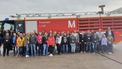 Bild: exb/Feuerwehr Kulmain
Neben dem Airbus A380 beeindruckte die Kulmainer das Flugfeldlöschfahrzeug (Bild) der Münchener Flughafenfeuerwehr.