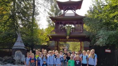 Bild: bk
Die Weiherhammerer Ministranten verbringen einen erlebnisreichen Tag im Freizeitpark Plohn.