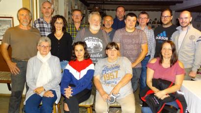 Bild: dob
Dicht umringt von seinen Judo-Sportkameraden feierte Rudi Pieleck (Mitte) beim "Schloßwirt" in Altenstadt seinen 70. Geburtstag.