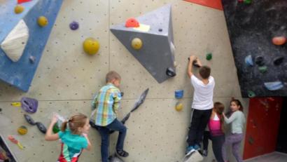 Archivbild: exb
Auch das beliebte Bouldern ist wieder im Herbst-/Winterprogramm des Kreisjugendrings Neustadt/WN dabei.