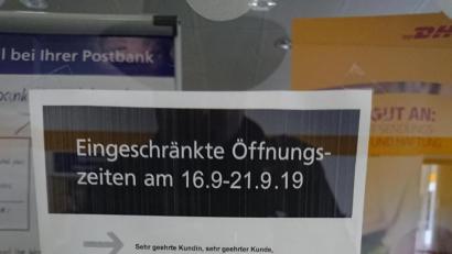 Bild: Hösamer
Die Postbank-Filiale Schwandorf bietet in dieser Woche nur eingeschränkten Service. Donnerstag und Samstag ist komplett geschlossen.