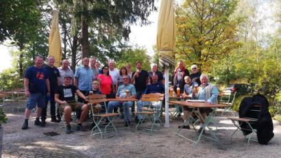 Bild: exb
Das Gruppenbild zeigt die Reisegruppe, links davon 1. Vorstand Alexander Wächter.