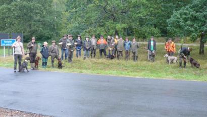 Bild: hrö
Sieben Gespanne stellten sich im Hessenreuther Wald erfolgreich des Brauchbarkeitsprüfung für Jagdhunde. Hinter den Teilnehmern lagen 15 Schulungstermine bei der Kreisgruppe Kemnath im Bayerischen Jagdverband.