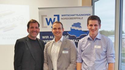Bild: Bühner
Referenten und Gastgeber des Themenabends Führung 4.0 sind (von links) Andreas Bachmann und Patrick Fischer von "Wexelerate" sowie Michael Sperber von den Wirtschaftsjunioren.