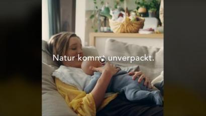 Screenshot: facebook.com/EDEKA
"Natur kommt unverpackt": Edeka sorgt mit einem neuen Video für Wirbel im Netz.