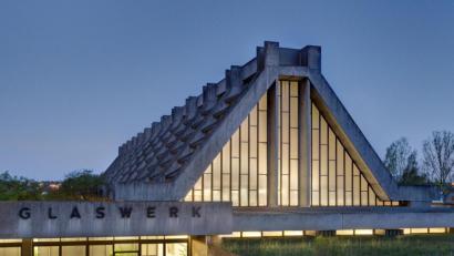 Bild: Erich Spahn
Die Glaskathedrale in Amberg gilt als eines der letzten Werke des Bauhaus-Gründers Walter Gropius. Das Jubiläum "100 Jahre Bauhaus" ist Anlass für einen Festakt mit Staatsempfang am Freitag in Amberg.