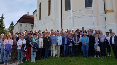 Bild: gi
Der Pfarrwallfahrt der Pfarrei Moosbach führte heuer zur großen Wallfahrtskirche zum Gegeißelten Heiland auf der Wies nach Steingaden.