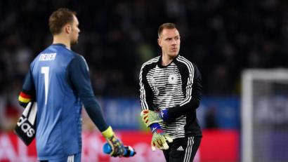 Bild: agentur_dpa
Manuel Neuer (links) oder Marc-André ter Stegen? Diese Frage entzweit derzeit Fußball-Deutschland.