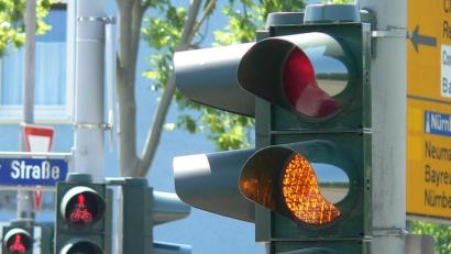 Symbolbild: Petra Hartl
Die Kreuzung bei der OTH bekommt eine neue Ampel.