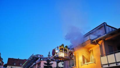 Bild: Feuerwehr Amberg/exb
Zimmerbrand in der Baumannstraße in Amberg.