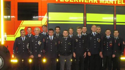 Bild: sei
Saubere und schnelle Arbeit bestätigen die Schiedsrichter der Manteler Feuerwehr bei der Leistungsprüfung in Technischer Hilfeleistung.