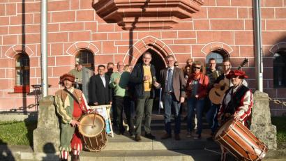 Bild: Andreas Royer
Eröffnung der langen Kultur- und Einkaufsnacht vor dem Rathaus.