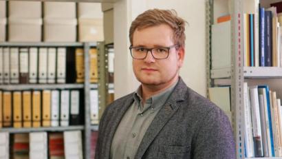 Bild: Christopher Dotzler
Nabburg und Pfreimd haben seit rund zwei Monaten einen neuen Archivar: Felix Engel. Im Interview stellt sich der gebürtige Magdeburger den Fragen von Oberpfalz-Medien.