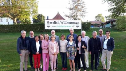 Bild: exb
Die erfolgreichsten Teilnehmer beim Golfturnier der Rotarier aus Weiden und dem Stiftland auf der Anlage bei Neualbenreuth.