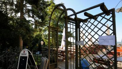 Bild: Stephan Huber
Der Zugang zur Terrasse der Bergwirtschaft, von der man unbestritten einen herrlichen Blick auf die Stadt Amberg hat. Den können die Menschen auch nach dem Umbau genießen, versichert Baureferent Markus Kühne. Sogar besser, als es bisher möglich war.