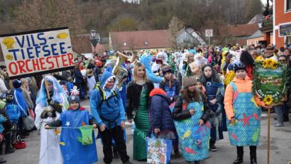 Bild: bö
Das Dietldorfer Vils-Tiefseeorchester gab beim Faschingszug den Takt vor.