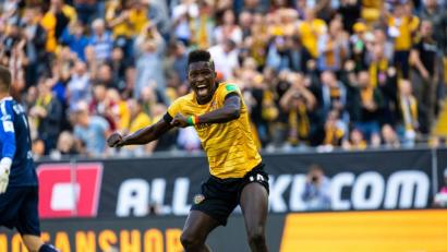 Bild: Jahn Regensburg
Moussa Koné bejubelt seinen Ausgleich zum 1:1.