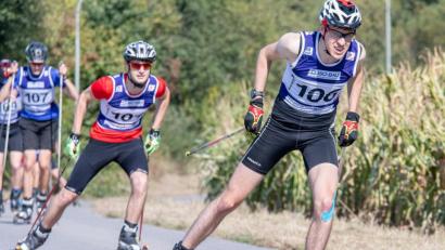 Bild: chl
Der Medizinstudent Jakob Lauerer hat das Hirschauer Rollskirennen im Alleingang gewonnenAle