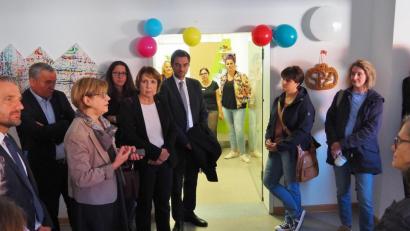 Bild: Bühner
SPZ-Chefärztin Dr. Susanne Rinnert führt die Besucher am Tag der offenen Tür durch die Räume.