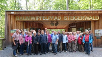Bild: jzk
Herbert Kusche (links) und Josef Zaglmann (rechts) hatten den Tagesausflug nach Ebrach bestens organisiert.