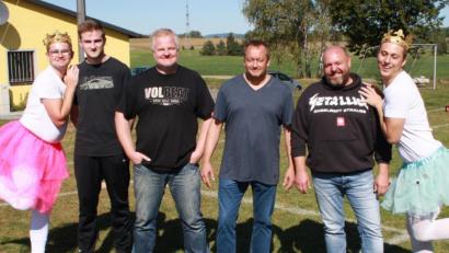 Bild: fjo
Fabian und Stefan Liebl (Zweiter und Dritter von links) holen den Sieg vor Martin Wappmann (Zweiter von rechts) und Andreas Zeitler (Mitte).