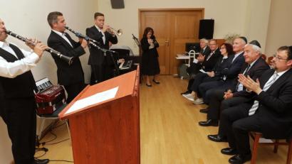 Bild: Wolfgang Steinbacher
Die Ginzberg Dynastie ist deutschlandweit bekannt für ihre ausgezeichnete Klezmermusik. In Amberg gaben sie dem Jubiläum der Jüdischen Gemeinde eine besonders fröhliche Note.