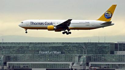 Bild: Arne Dedert dpa/lhe 
Harte Landung: Der Reisekonzern ist endgültig pleite.