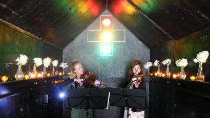 Bild: exb
Die überzeugenden Geigerinnen Anna Godelmann und Anna-Sophia Kraus boten ein musikalisches Highlight dar.