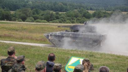Archivbild: frd
Ein Puma-Panzer im Einsatz auf dem Truppenübungsplatz. Die Umstellung auf dieses neue Hauptwaffensystem spielte beim Panzergrenadierbataillon 122 eine große Rolle. Auf diese Phase blickte Kommandeur Andreas Bleek beim Quartalsappell zurück.