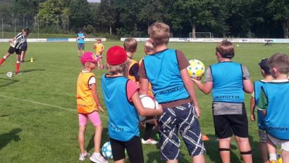 Bild: ads
Die Fußballjugend des TuS Schnaittenbach lud Kinder zum sportlichen Nachmittag.