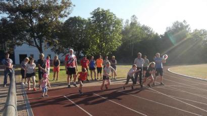 Bild: exb
Die Teilnehmer an der Sportabzeichen-Aktion treffen sich heute noch einmal auf dem Sportplatz der Realschule zur Abnahme der Leistungen.