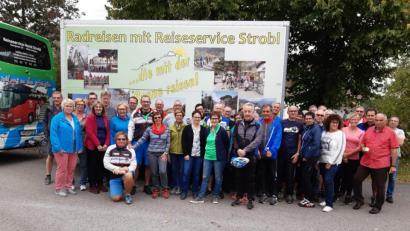 Bild: Axel Spachtholz/exb
Das Bild zeigt die Teilnehmer der Radtour nach dem Verladen der Räder in Schwenningen.