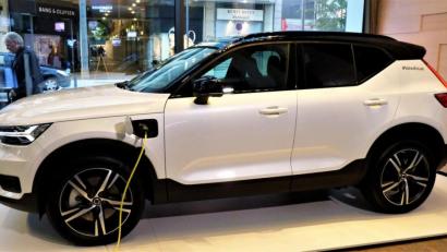 Bild: bz
Mit dem XC40 setzt Volvo die SUV-Welle unter Strom.