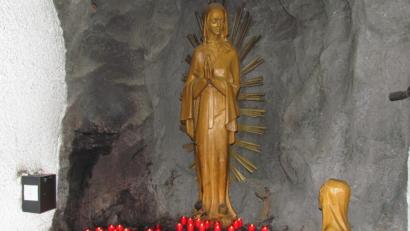 Bild: is
Der kleine Opferstock in der Pressather Grotte wird monatelang von Dieben heimgesucht. An einem Septembertag ist dann Schluss damit.